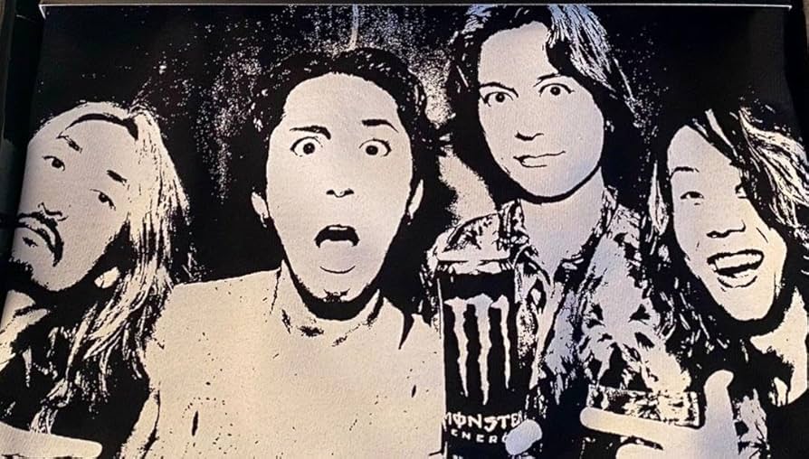 Amazon.co.jp: ONE OK ROCK限定Tシャツ&直筆サインカード : おもちゃ